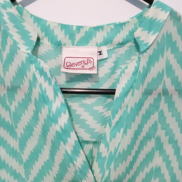 Women's Sleeveless Sheer Geometric Hi-Low Tank Top By Beverly's Size Medium - Picture 4 of 7